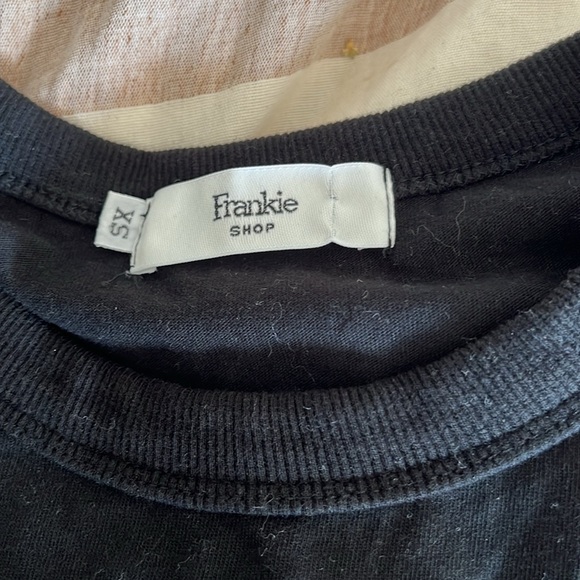 The Frankie Shop Eva Padded Shoulder Muscle T-Shirt Black Size Extra Small. - Picture 10 of 14